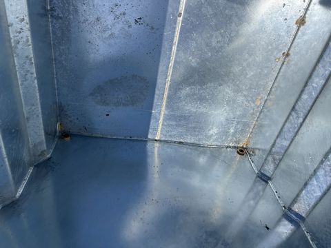 [3244-3122429-8.jpg]