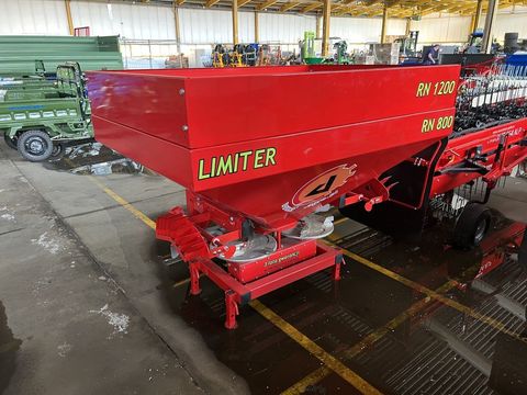 [3244-3169026-3.jpg]