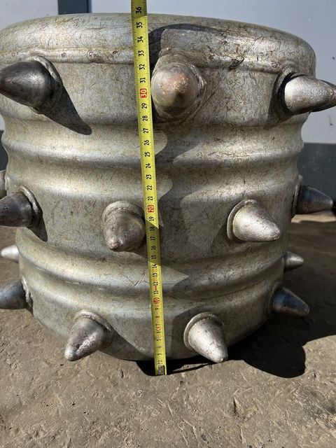 [3244-3462083-5.jpg]