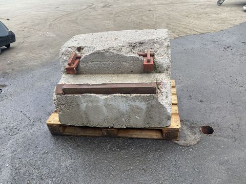 [3244-3496112-1.jpg]