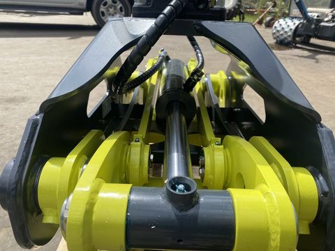 [3244-3587218-7.jpg]