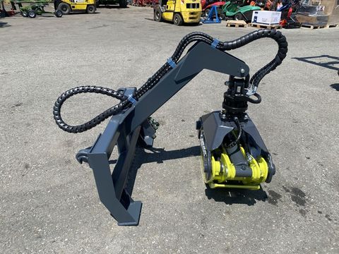 [3244-3655887-11.jpg]