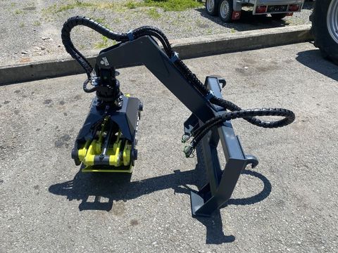 [3244-3655887-14.jpg]