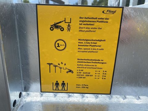 [3244-3748861-12.jpg]