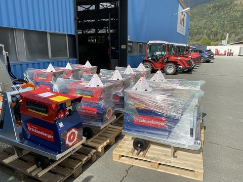 [3244-3863553-8.jpg]