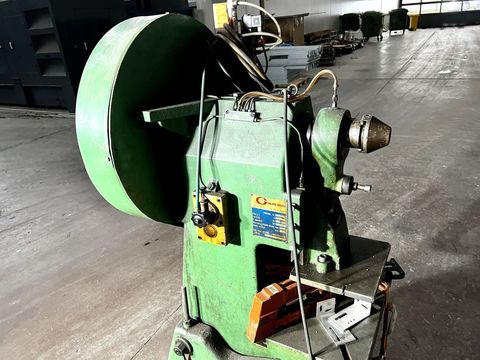 [3244-3907613-10.jpg]