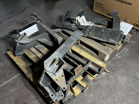 [3244-3912493-2.jpg]