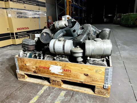 [3244-3912495-5.jpg]