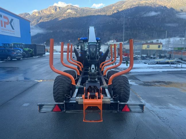 [3244-3987552-0_1.jpg]