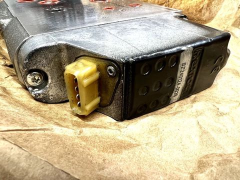 [3244-4072928-1.jpg]