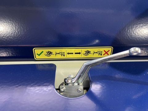 [3244-4321974-13.jpg]