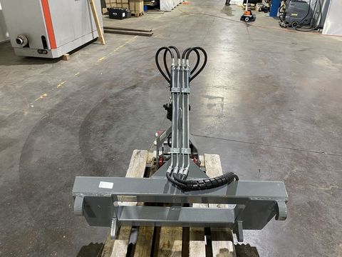 [3244-4391394-14.jpg]