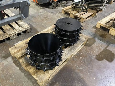 [3244-4407615-13.jpg]