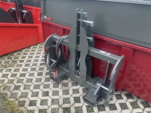 [3244-4468326-11.jpg]