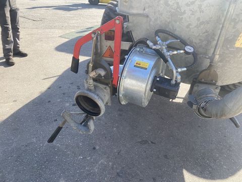 [3244-4703431-12.jpg]