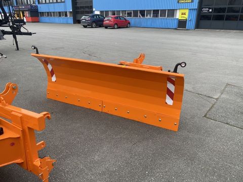 [3244-4739838-5.jpg]