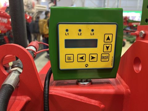 [3244-4752948-10.jpg]