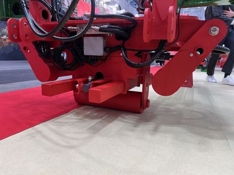 [3244-4752948-11.jpg]