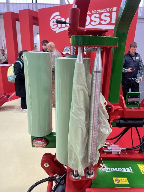 [3244-4752948-12.jpg]