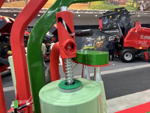 [3244-4752948-13.jpg]