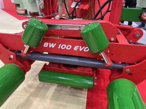 [3244-4752948-8.jpg]