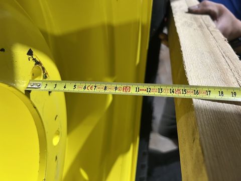 [3244-5483645-23.jpg]