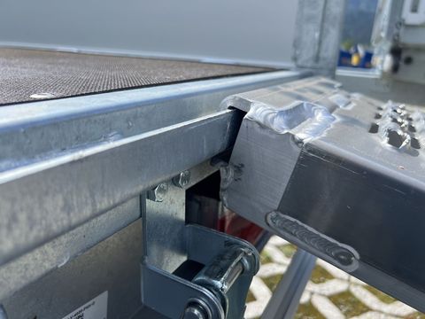 [3244-5667276-20.jpg]