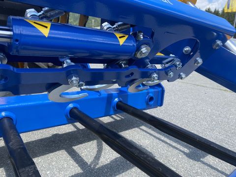 [3244-5919230-27.jpg]