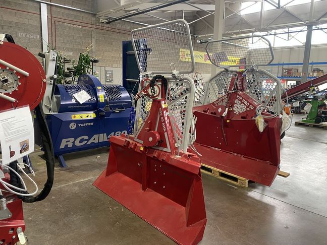 [3244-5937855-0_1.jpg]