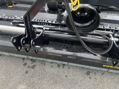 [3244-6104781-9.jpg]