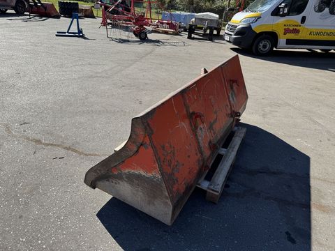 [3244-6316061-9.jpg]