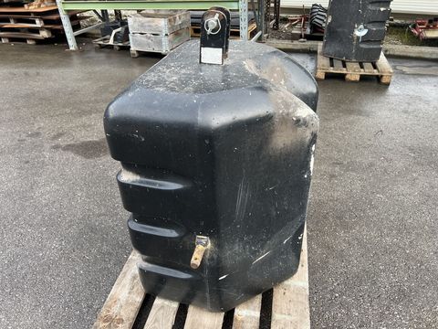 [3244-6391394-3.jpg]