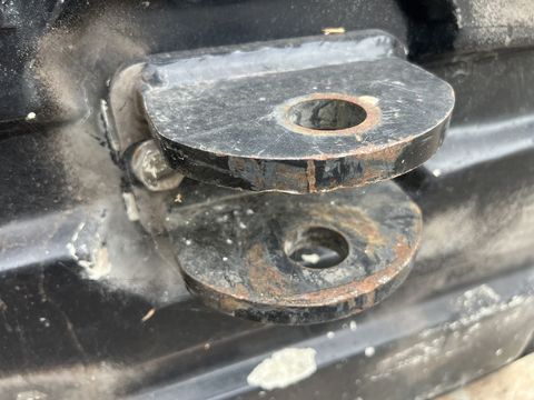 [3244-6391394-5.jpg]