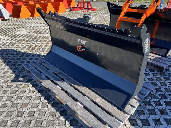 [3244-6395382-0_1.jpg]