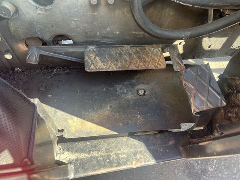 [3244-6403181-17.jpg]