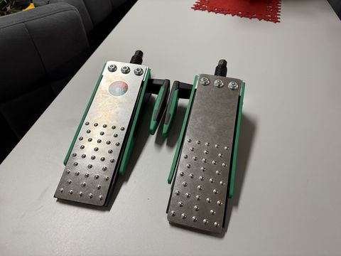 [3244-6477926-11.jpg]