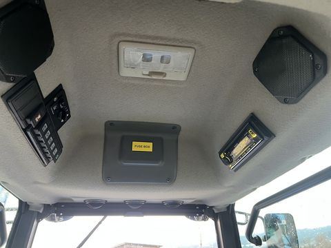 [3244-6506663-12.jpg]