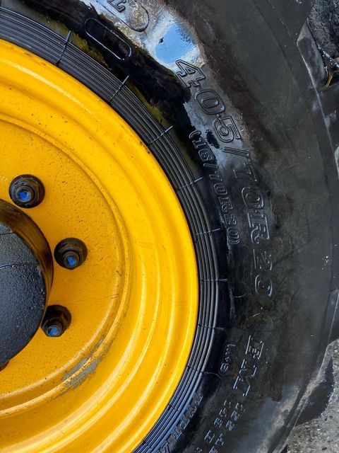 [3244-6649697-12.jpg]