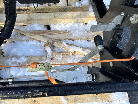 [3244-6663834-12.jpg]