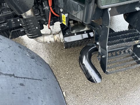 [3244-6671128-14.jpg]