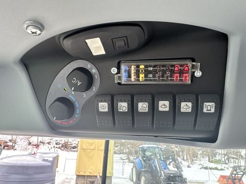 [3244-6671128-22.jpg]