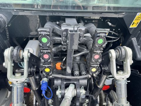 [3244-6671128-7.jpg]