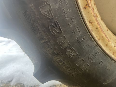 [3244-6681906-11.jpg]