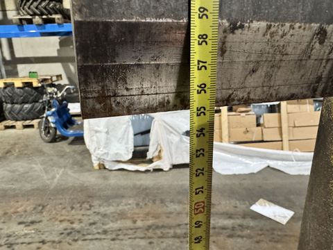 [3244-6682388-15.jpg]