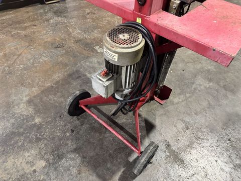 [3244-6682388-8.jpg]