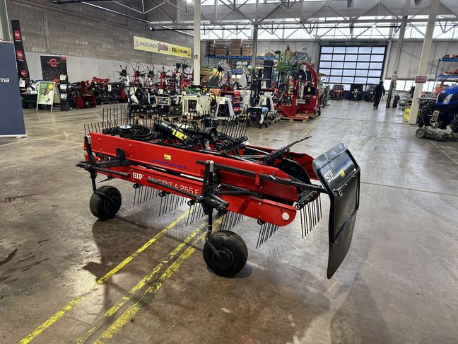 [3244-6736099-0_1.jpg]