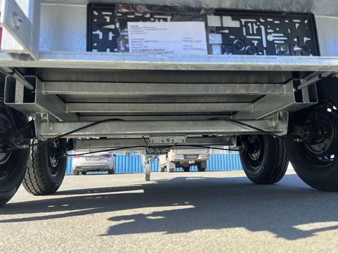 [3244-6757671-22.jpg]