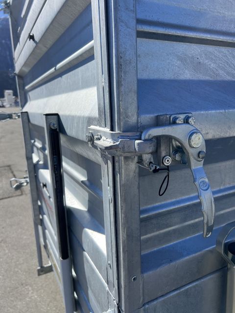 [3244-6757671-23.jpg]