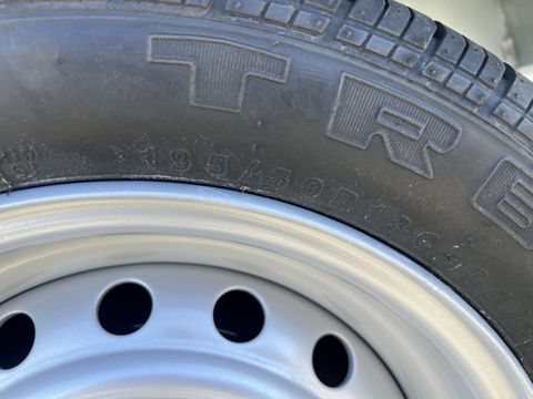 [3244-6757717-24.jpg]