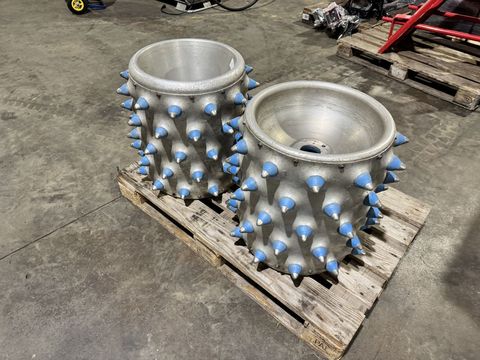 [3244-6822709-2.jpg]